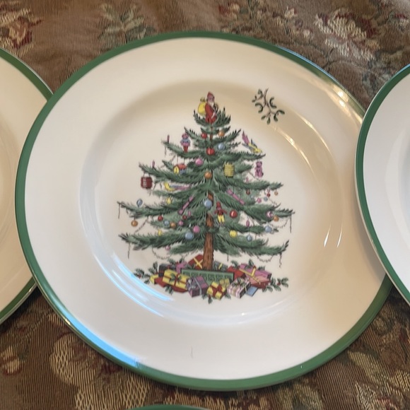 8 Spode Christmas tree dinner & 8 salad plates, 40 dinner & 20 guest towels - Picture 5 of 9